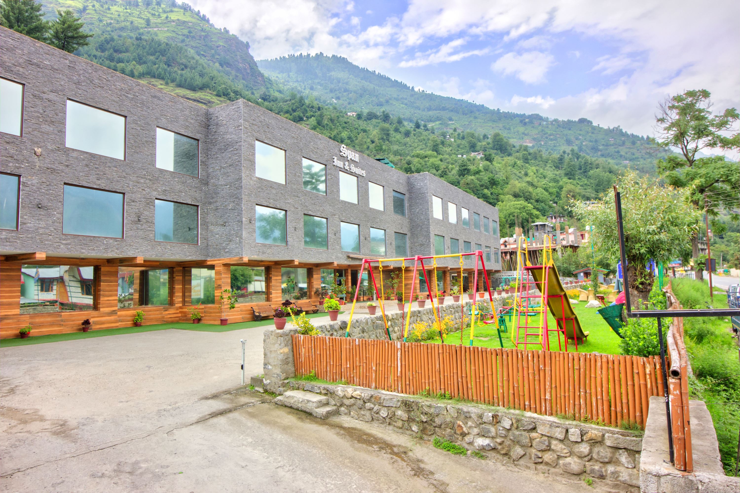 Span Inn & Suites by Alivaa Hotel, Manali - Tap to explore photos