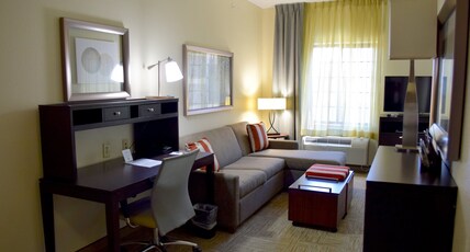 Staybridge Suites HOUSTON STAFFORD - SUGAR LAND Room Type - 1 King Studio Suite Kitchen