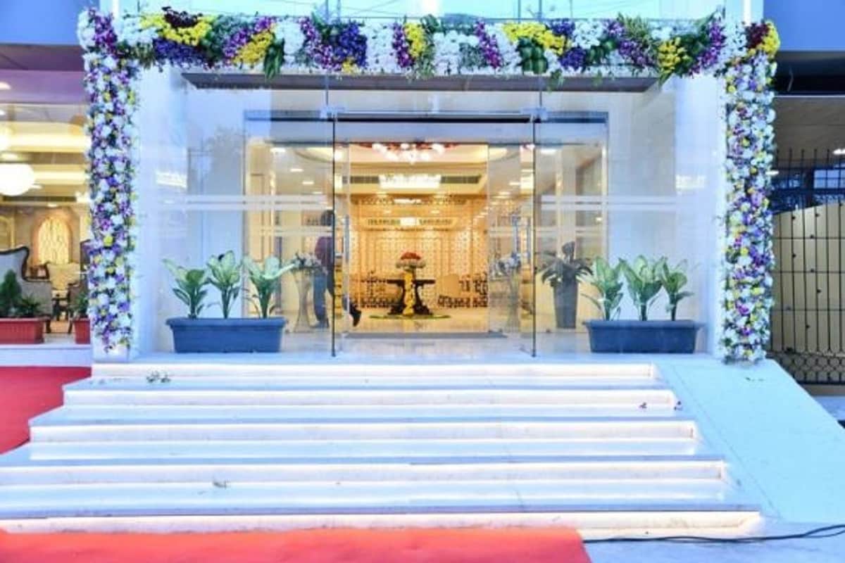 Dhruv Elite and Banquets - Tap to explore photos
