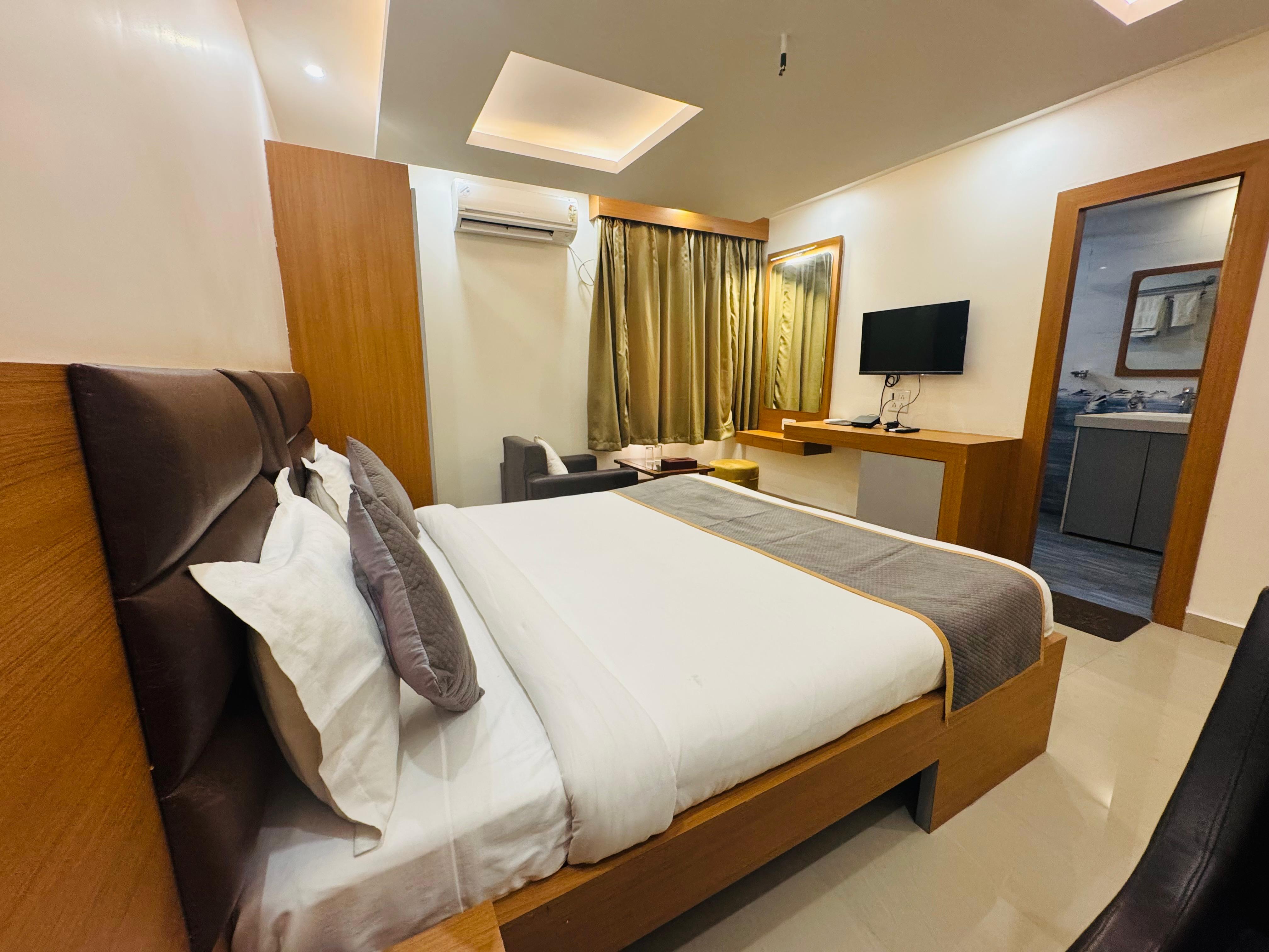 Hotel Vaishnavi Heights - Tap to explore photos