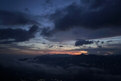 EJ Frontyard || Cafe || Entire 2 BHK Apartment