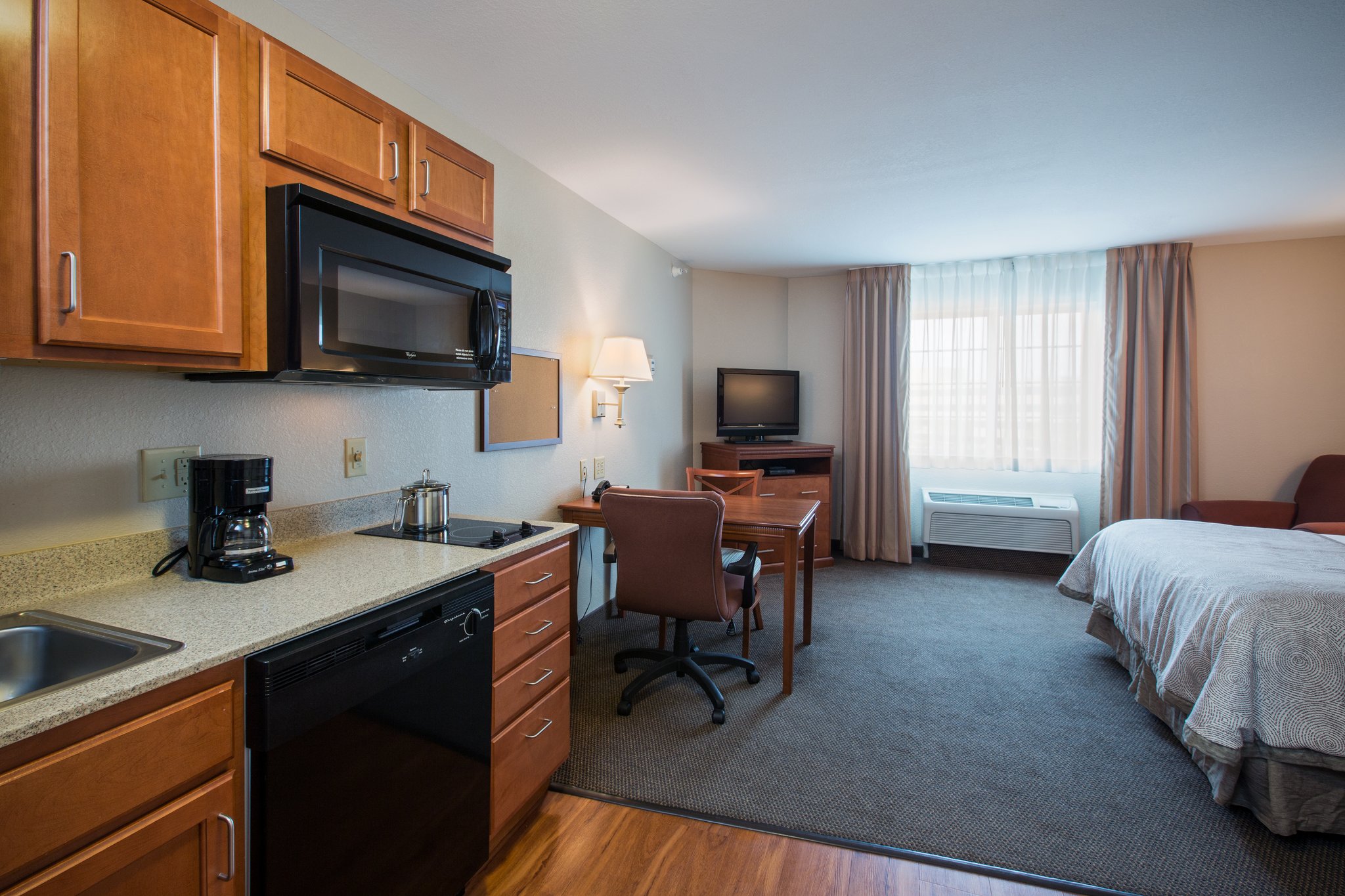 Candlewood Suites INDIANAPOLIS NORTHWEST - Tap to explore photos