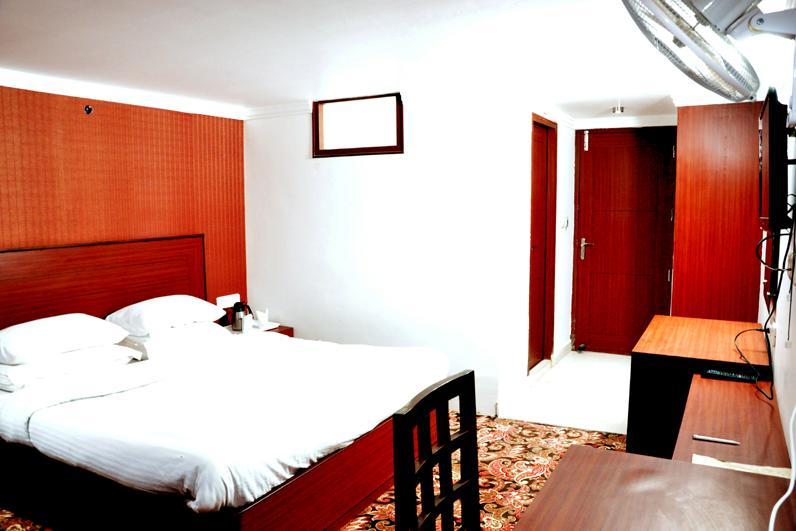 Hotel Trinetar Resort - Tap to explore photos
