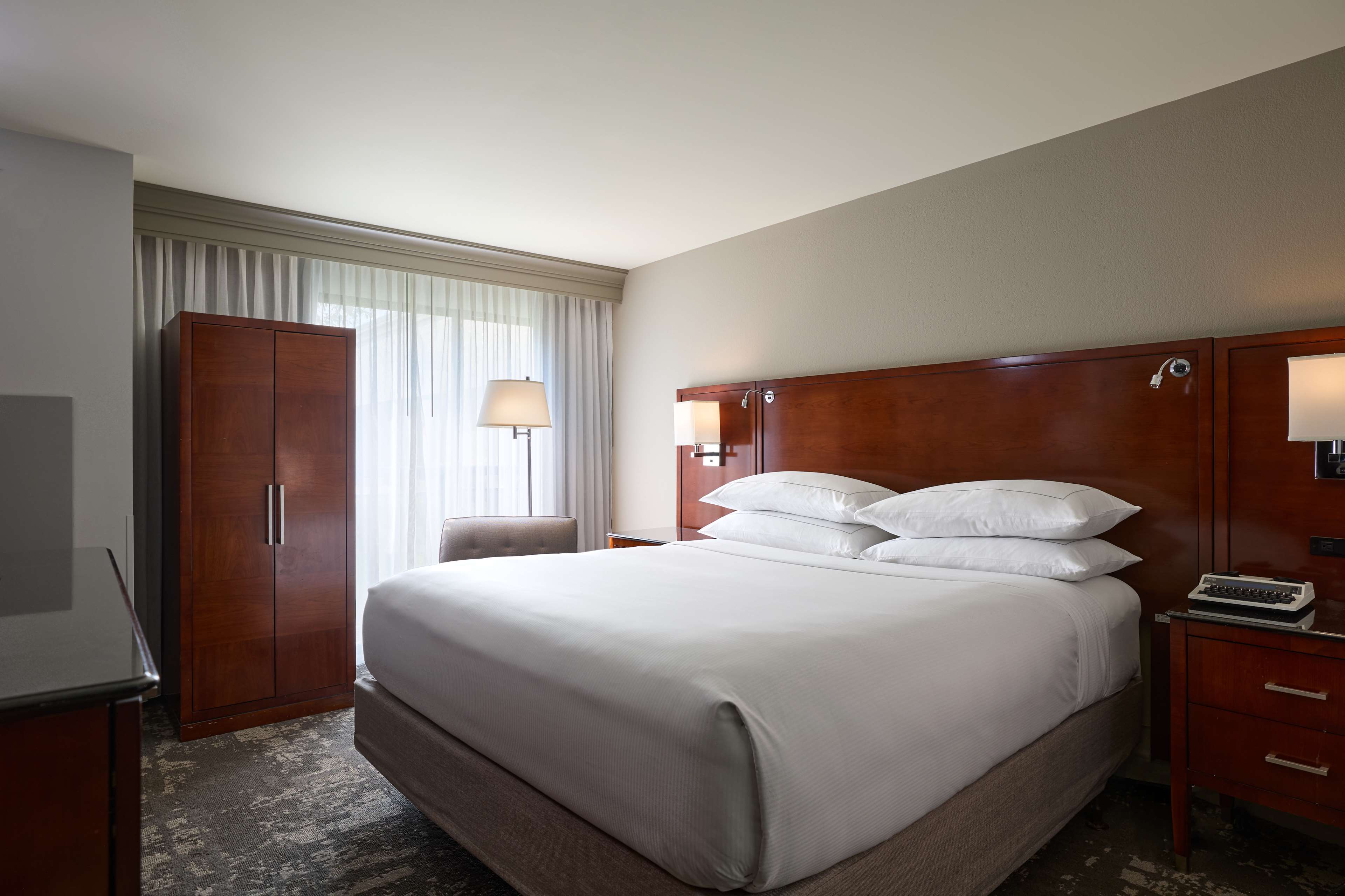 DoubleTree by Hilton Minneapolis Airport, MN - Tap to explore photos