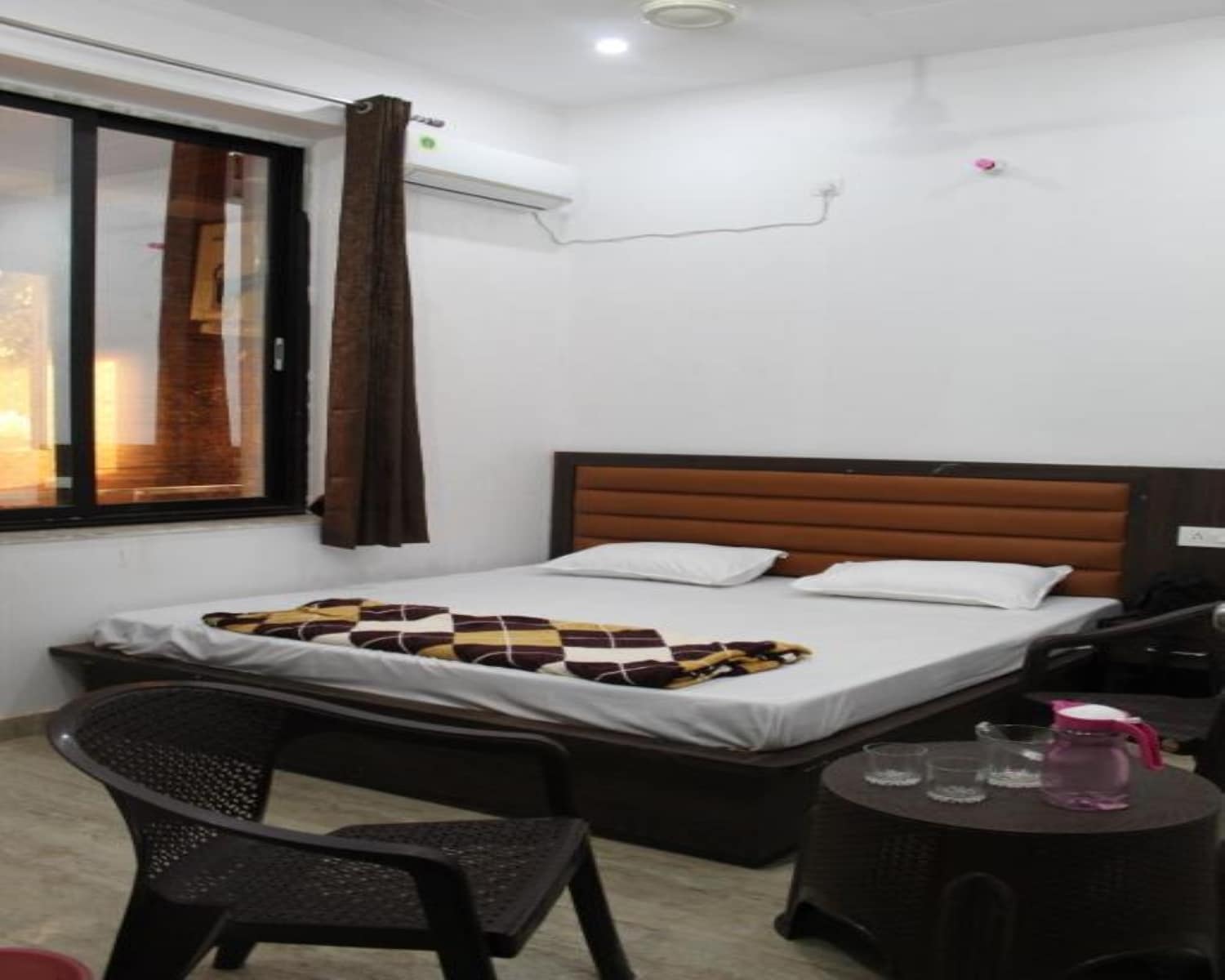 Hotel Vaishali - Tap to explore photos