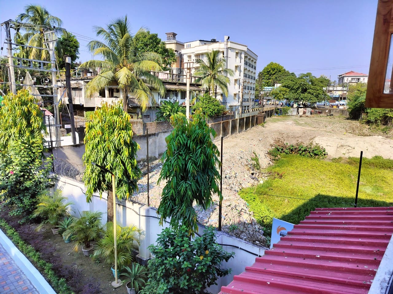 Hotel Insta 18 - Tap to explore photos