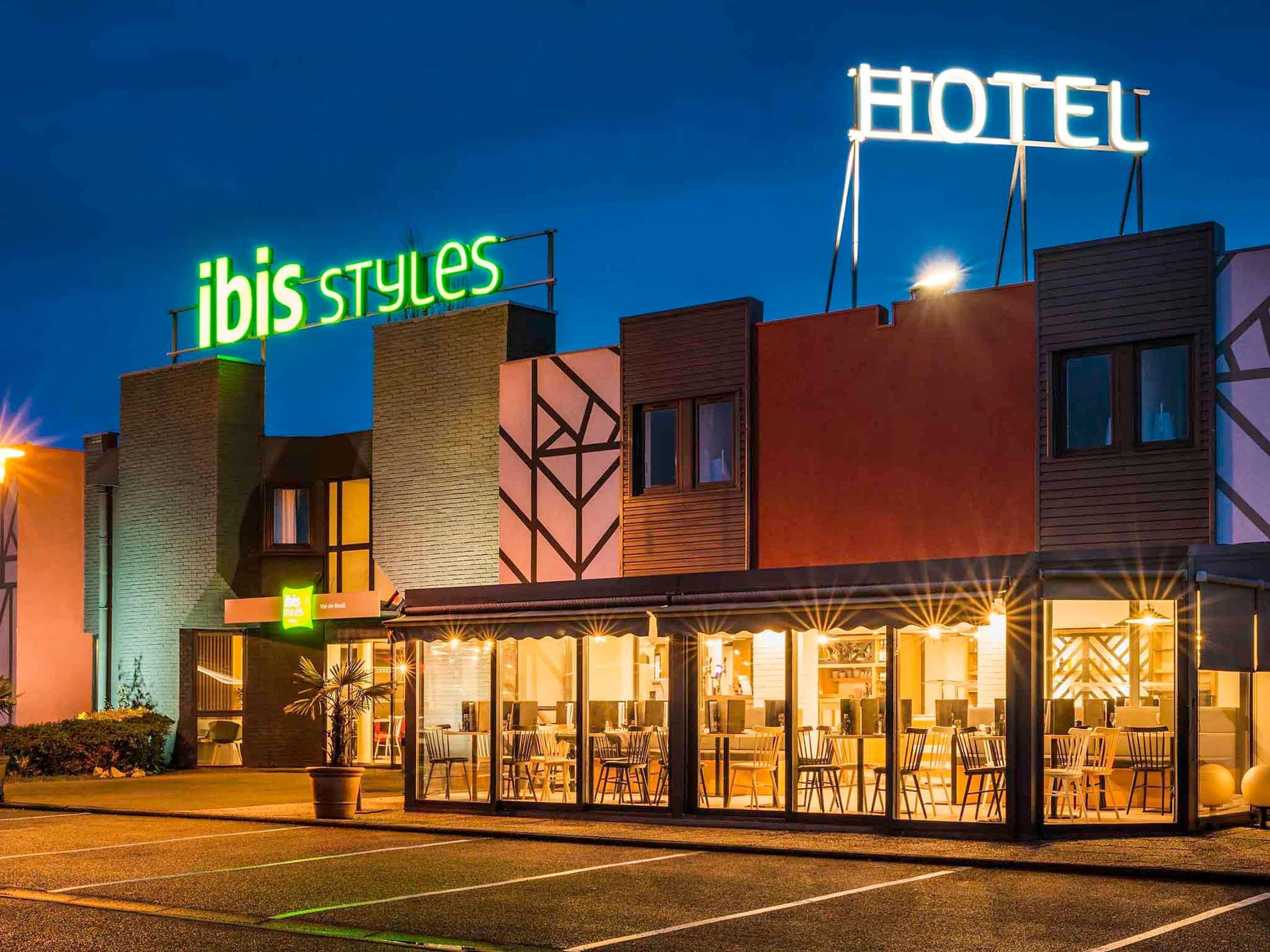 ibis Styles Rouen Val De Reuil - Tap to explore photos