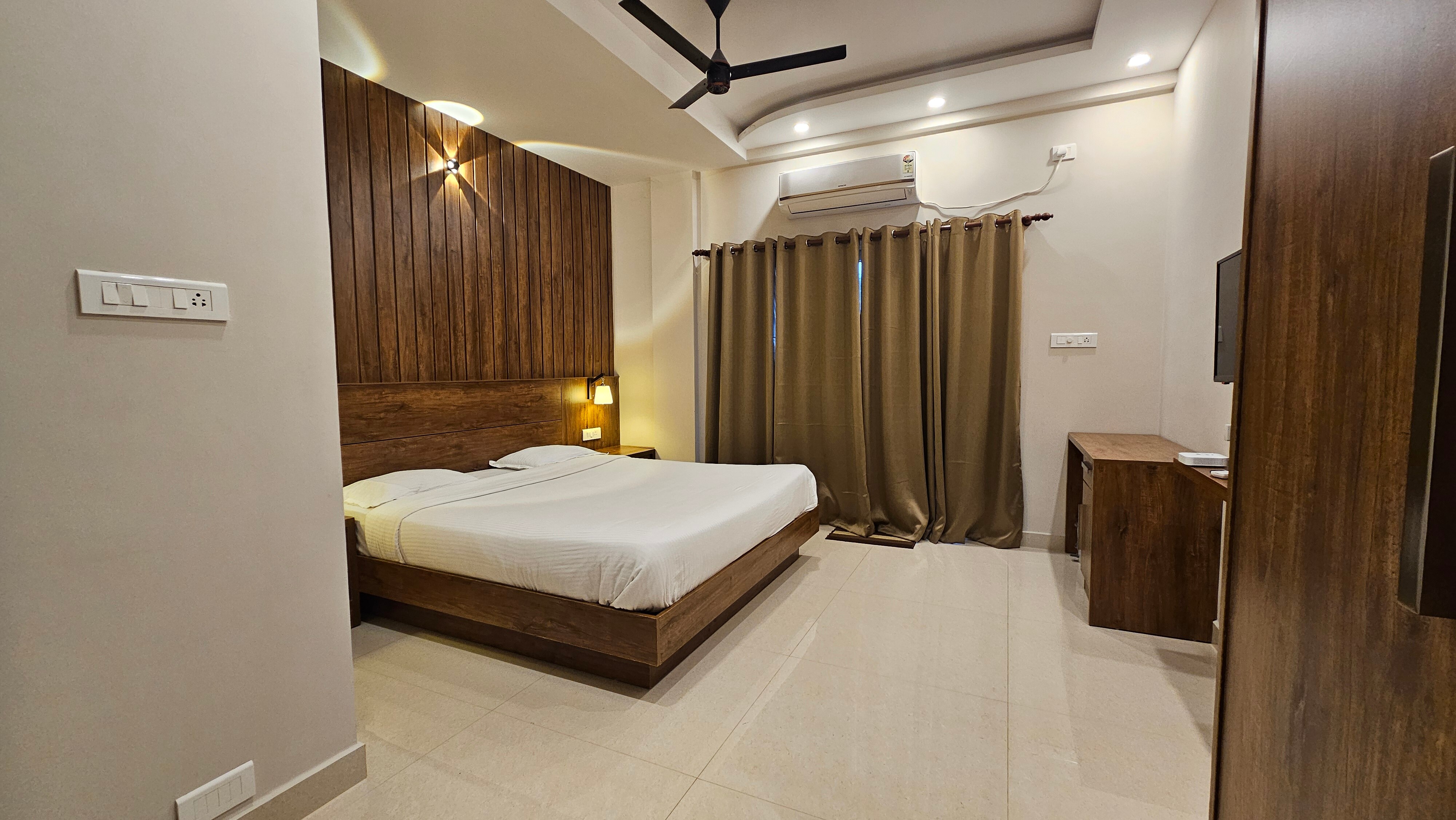 Dew River Castle I Lake View 1BHK  Aluva - Tap to explore photos