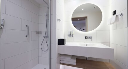 Hampton by Hilton Poznan Swarzedz Room Type - QUEEN RM W SOFA BED VIEW
