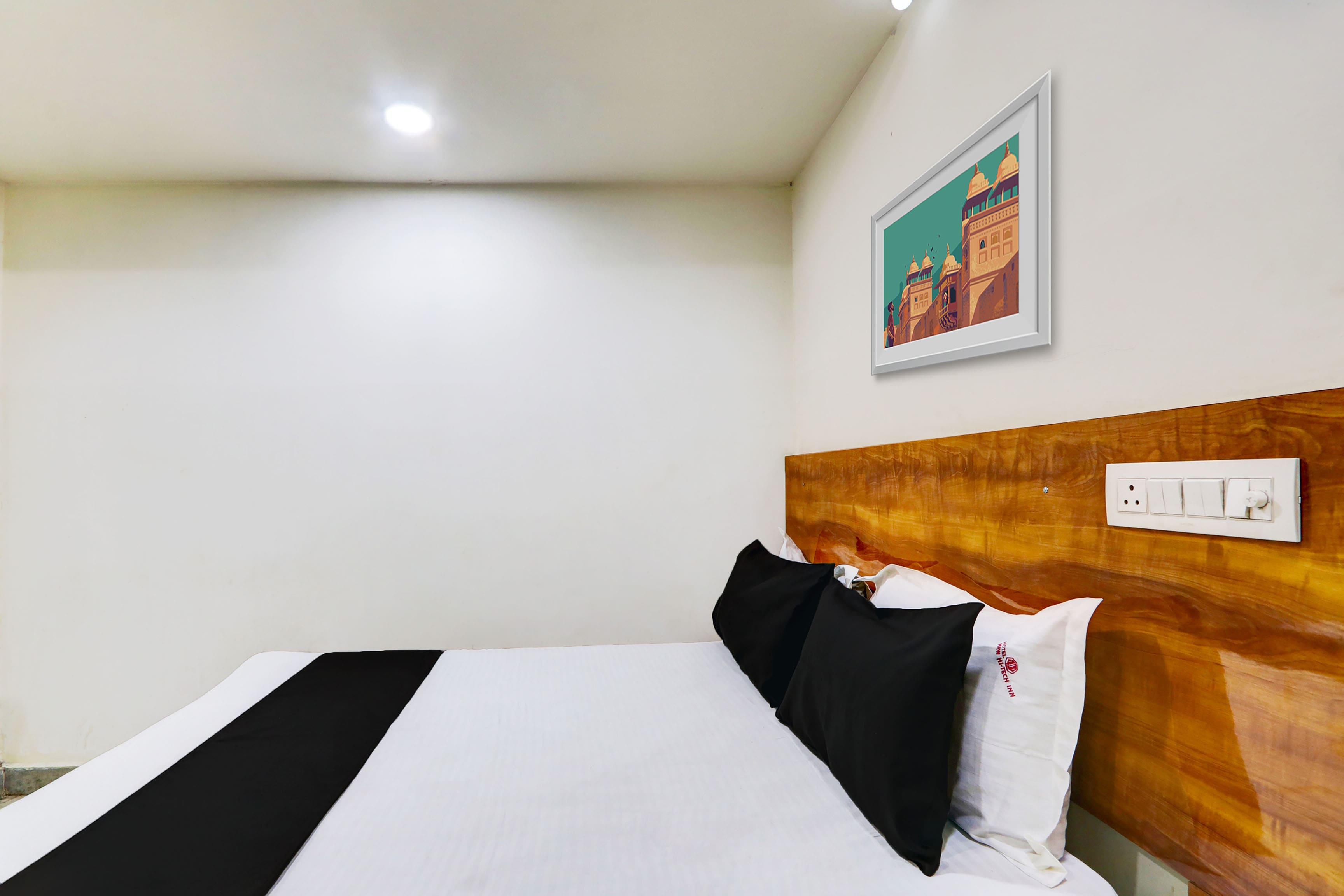 Hotel O New Hitech Inn - Tap to explore photos