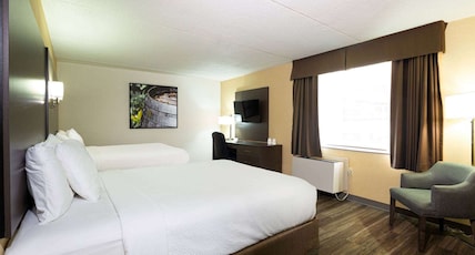 Days Inn by Wyndham Fallsview Room Type - 2 Queen Beds, Non-Smoking Days Inn by Wyndham Fallsview Room Type - 2 Queen Beds, Non-Smoking