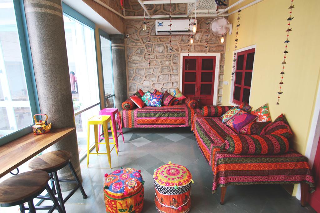 Jaipur Jantar Hostel - Tap to explore photos