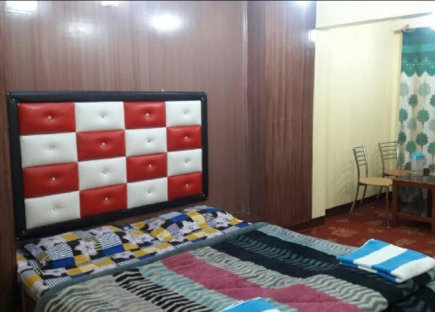 Hotel monson - Tap to explore photos