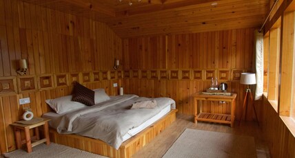 Avasaa Cafe and Stay Room Type - Room With Mountain View- Tattva