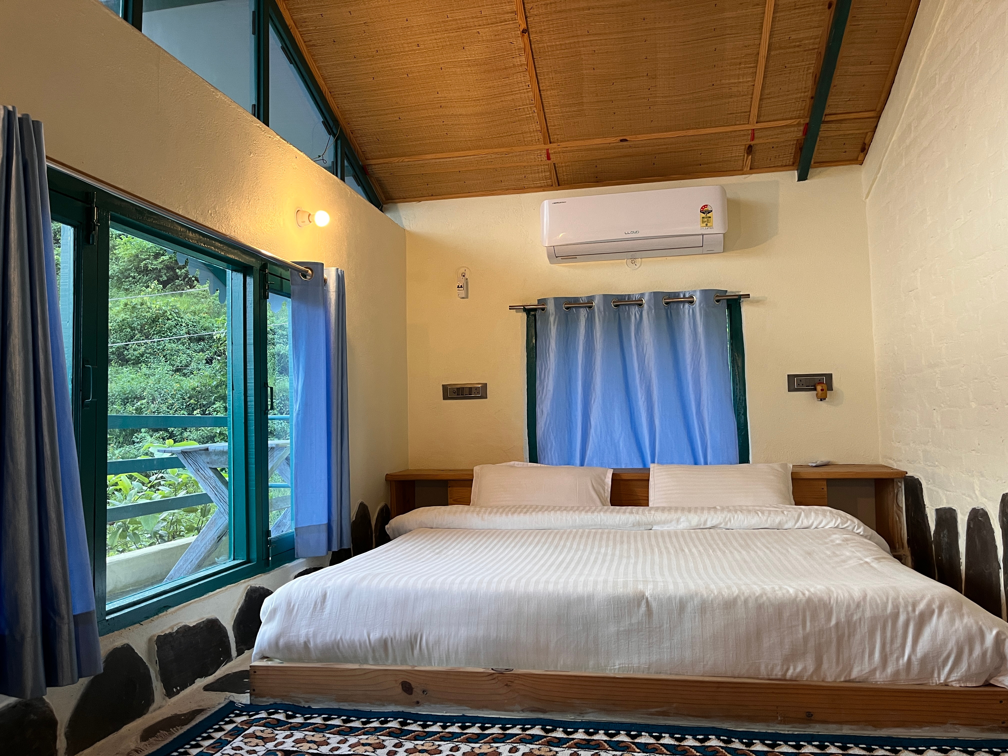 Corbett Baromasaa Homestay - Tap to explore photos