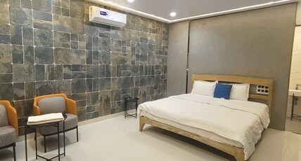 Retro Glass House for 2 5 PAX Mount Abu Room Type - Retro Glass House