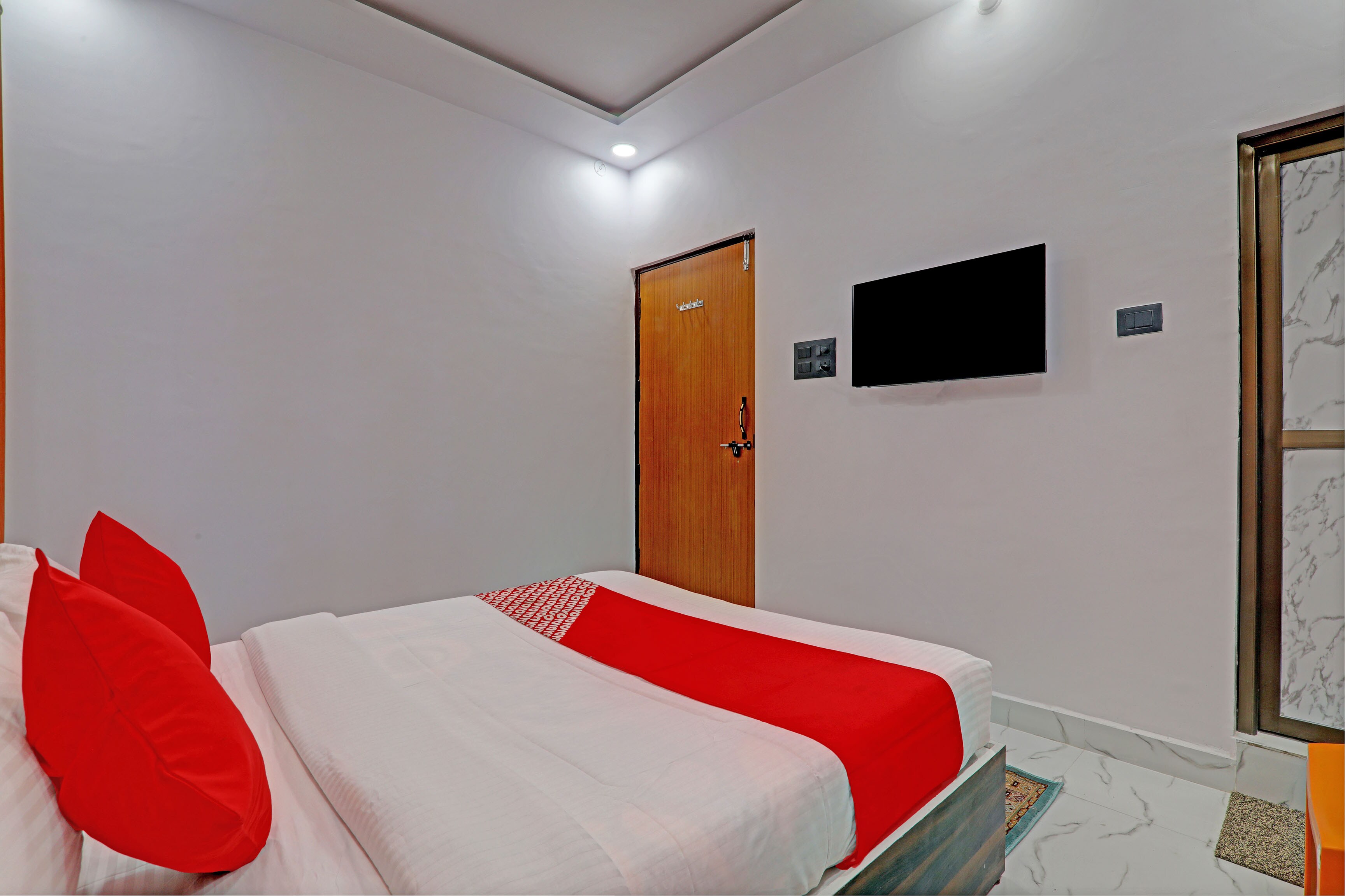 OYO Flagship Yes Home Stay - Tap to explore photos