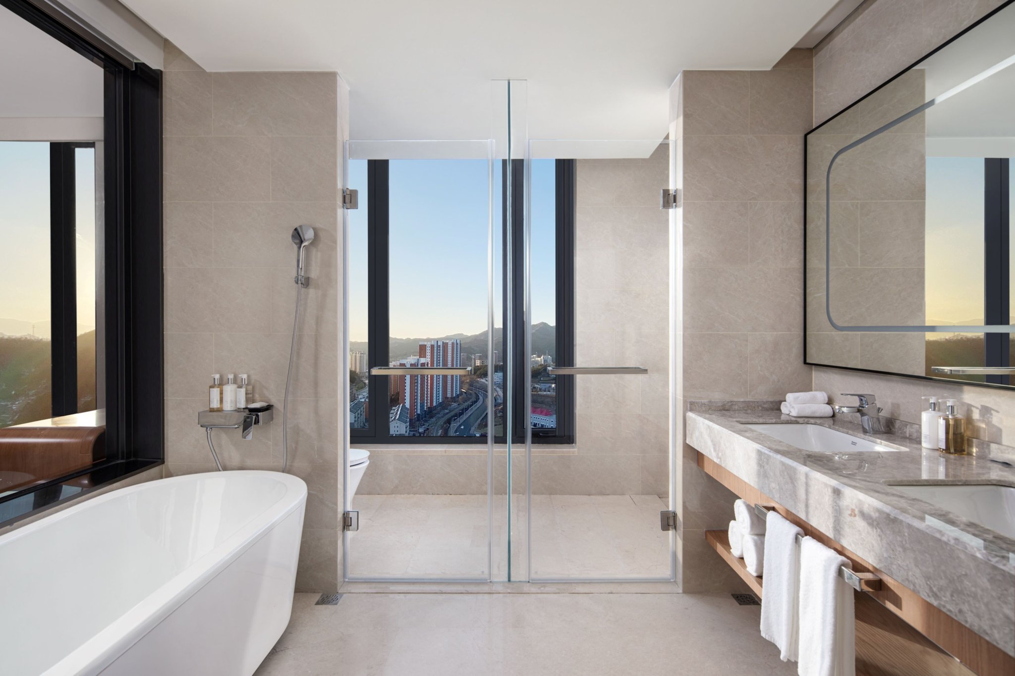 Holiday Inn CHENGDE PARK VIEW - Tap to explore photos