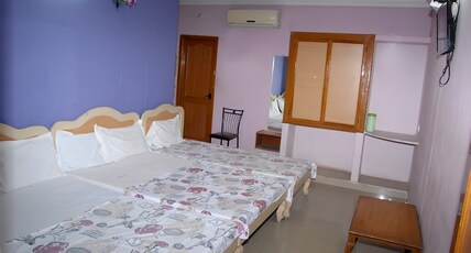 Hotel JAYAAM Room Type - Family Room AC
