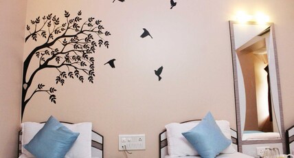 Hotel Broadway Colaba Room Type - DOUBLE BED ROOM