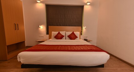 Vamika Residency Near Fortis & Max Hospital Room Type - Deluxe Room with Shower Vamika Residency Near Fortis & Max Hospital Room Type - Deluxe Room with Shower