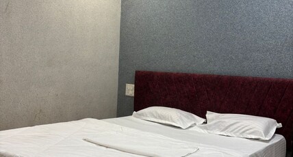 Hotel S R Room Type - Deluxe Room