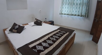 hotel praveen palace Room Type - Standard Room hotel praveen palace Room Type - Standard Room