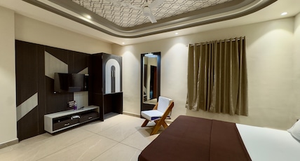 WHITE PETAL GUEST HOUSE Room Type - PREMIUM EXECUTIVE ROOM
