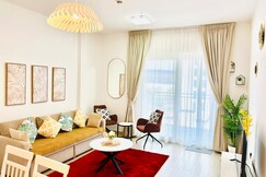 Sleek Stays - 1BR with balcony at Yas Island near Sea World,Etihad Arena