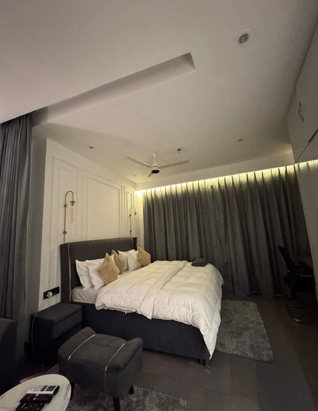 43rd Floor Evening Stay At Supernova Noida - Tap to explore photos