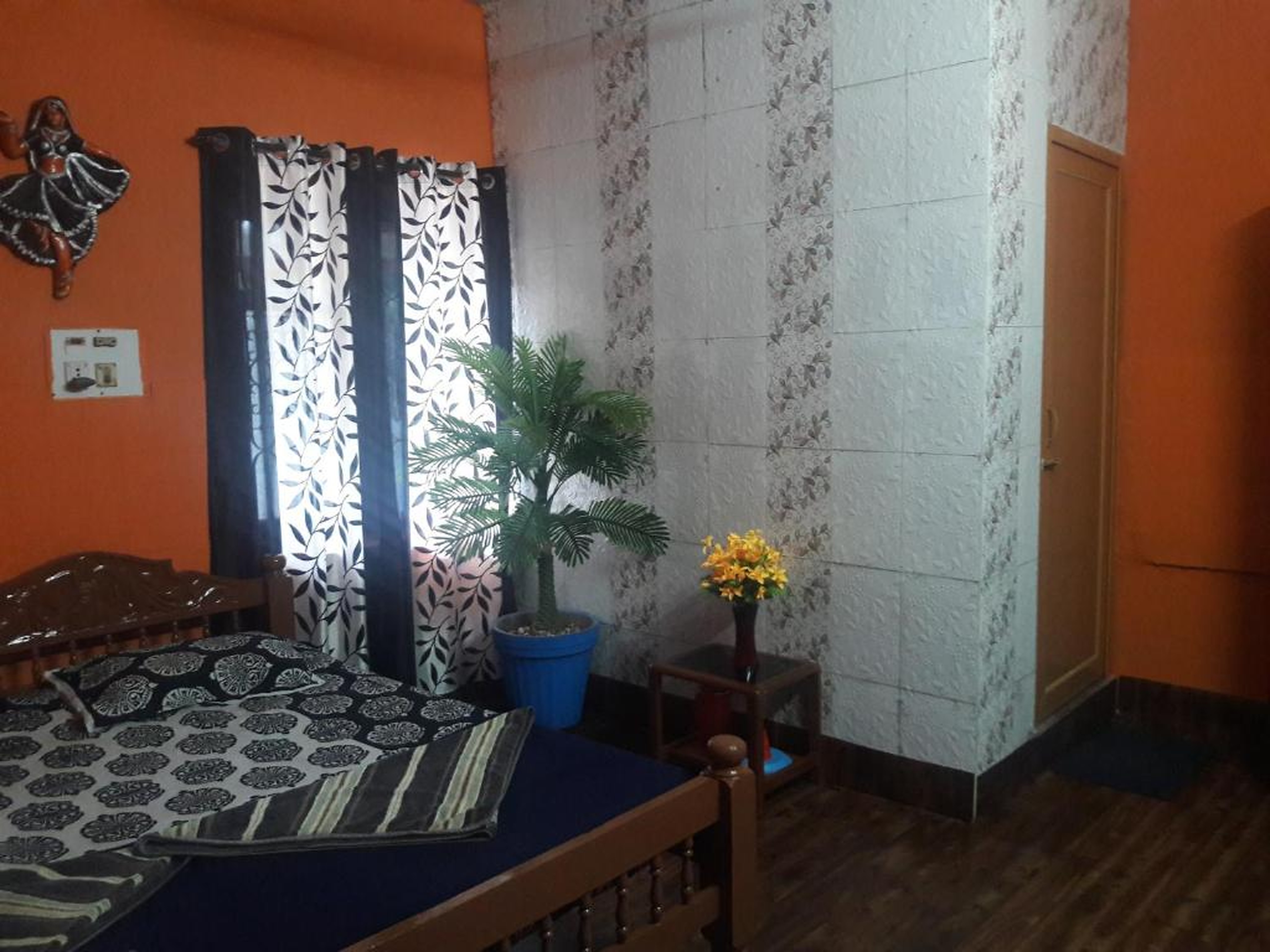 Honey Palace Homestay | Rooms & Caretaker - Tap to explore photos