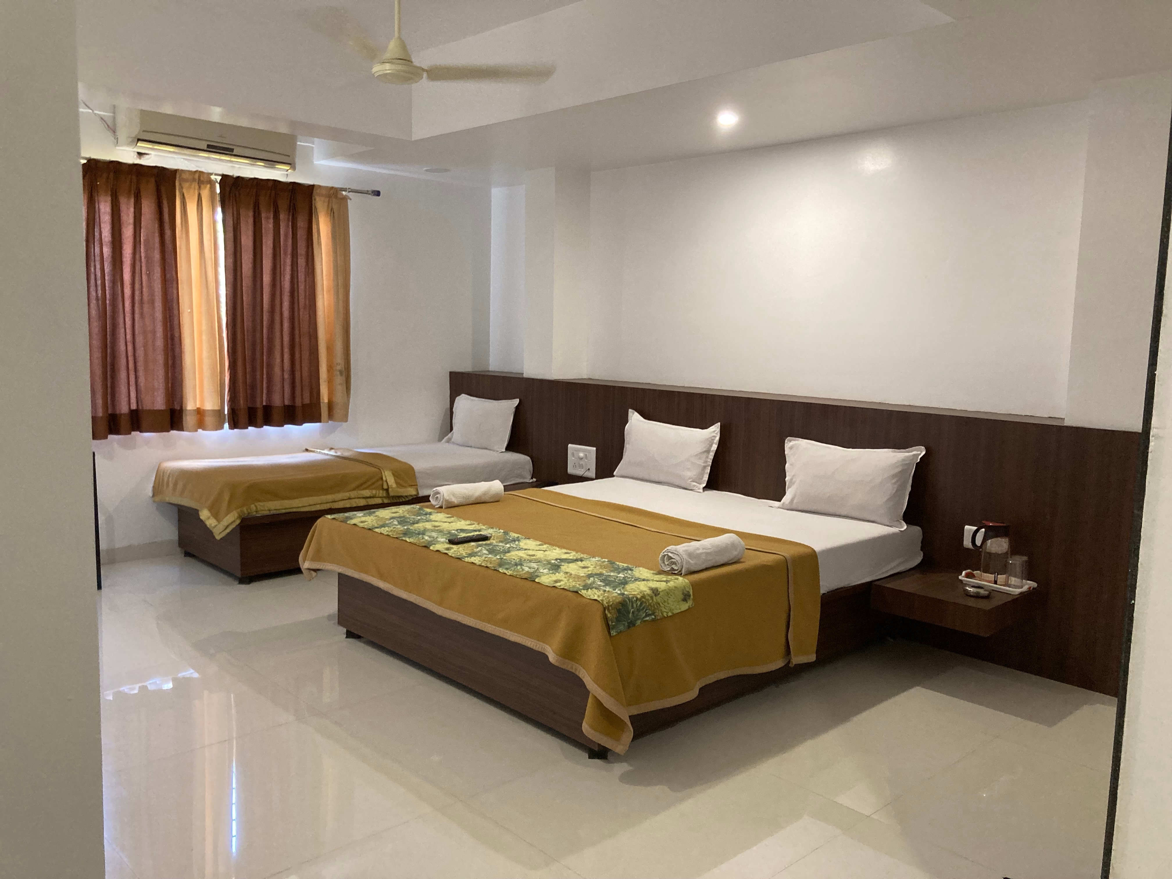 HOTEL SAI GANGOTRI - Tap to explore photos