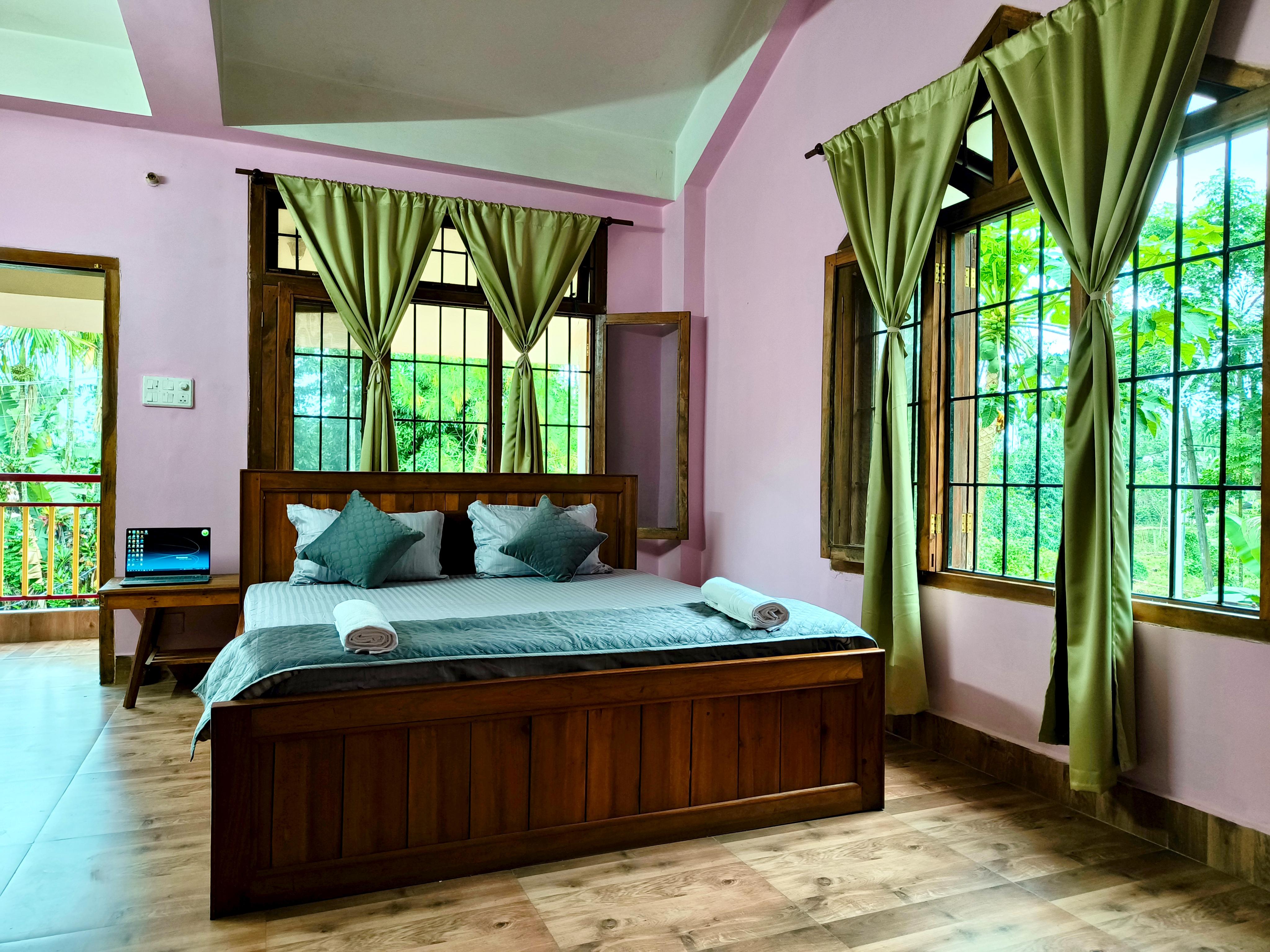 Margee's Homestay - Tap to explore photos