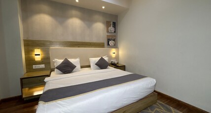 Murliwala Hotel and Restaurant Vrindavan Room Type - Semi-Suite Room