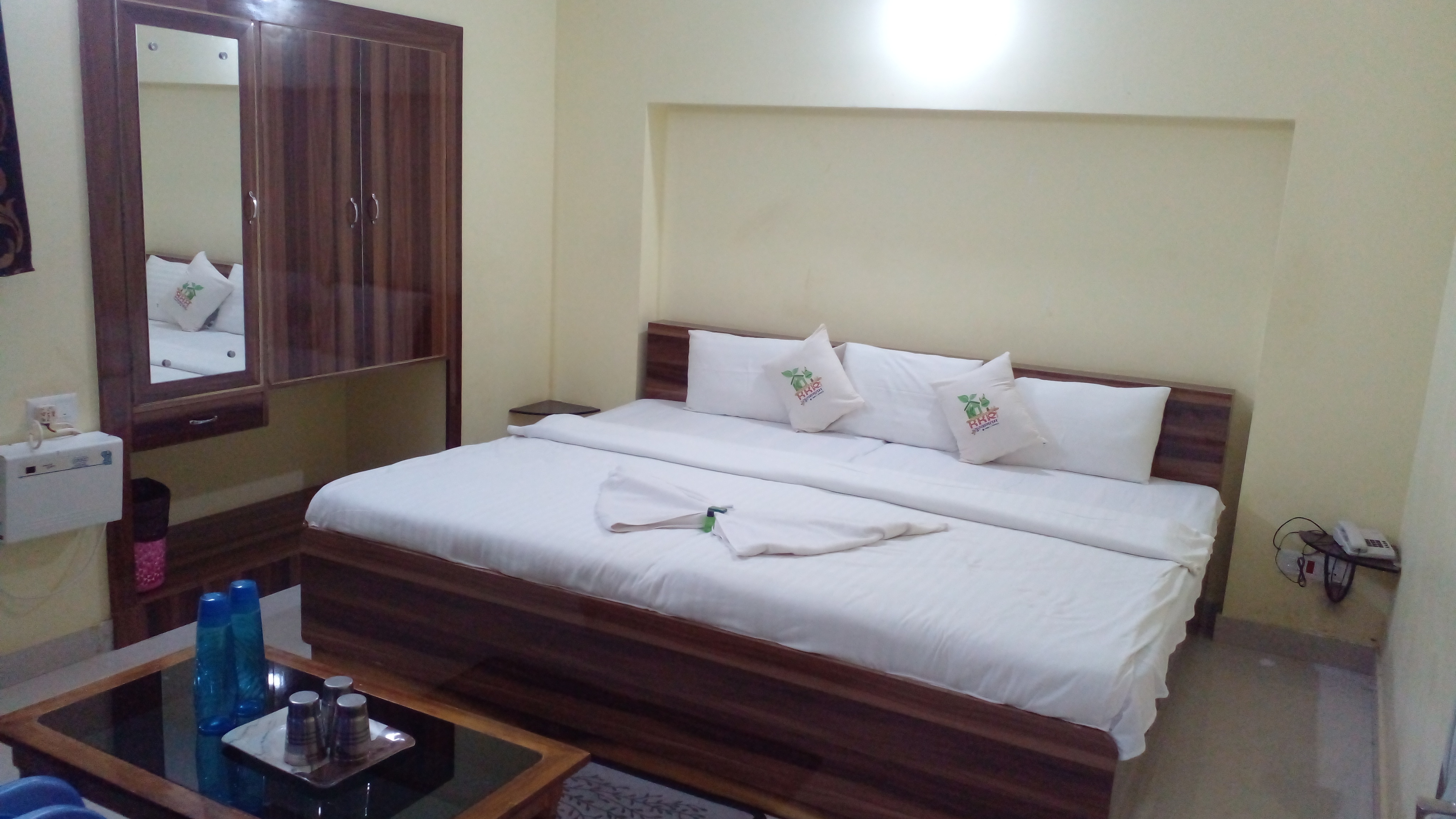 BEAUTINA HOTEL (750 mtr from Golden Beach) - Tap to explore photos