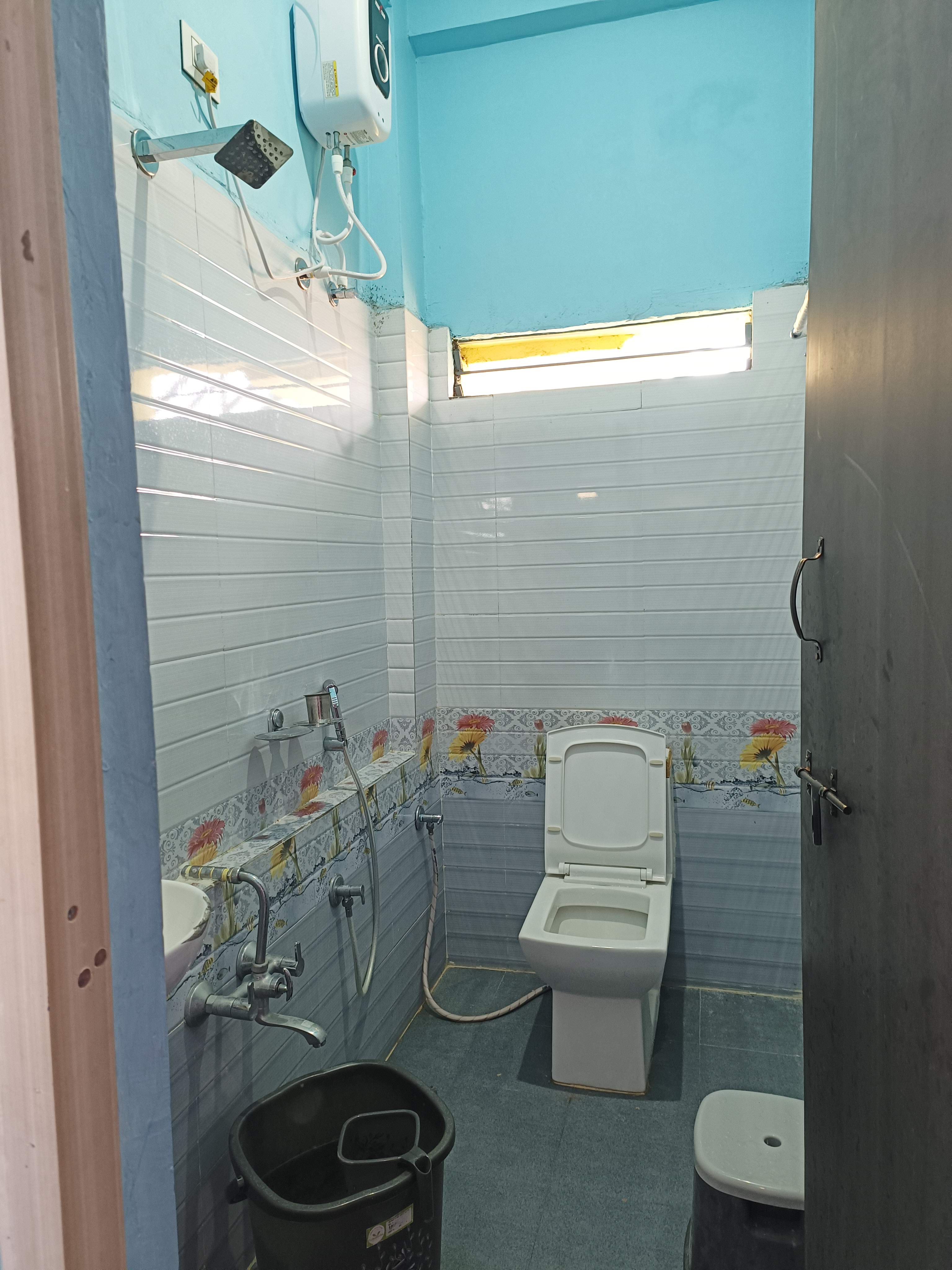 STAR HOME STAY - Tap to explore photos