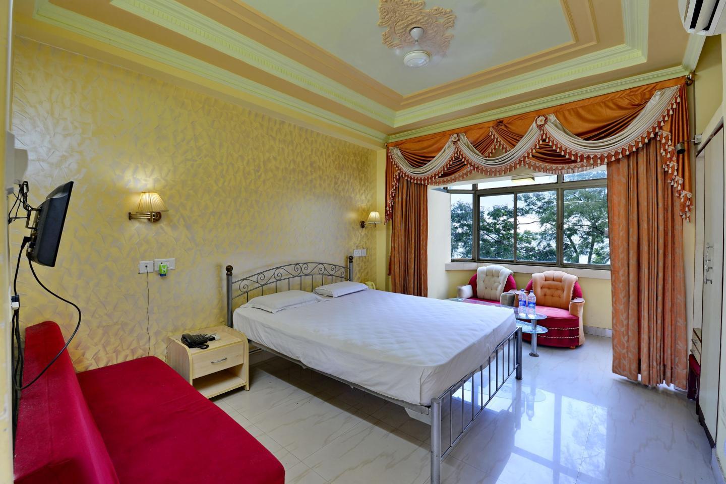 Ritz Riveria - Tap to explore photos