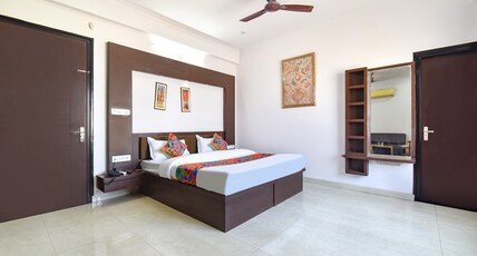 FabHotel Bunglow 16 Room Type - Deluxe Room
