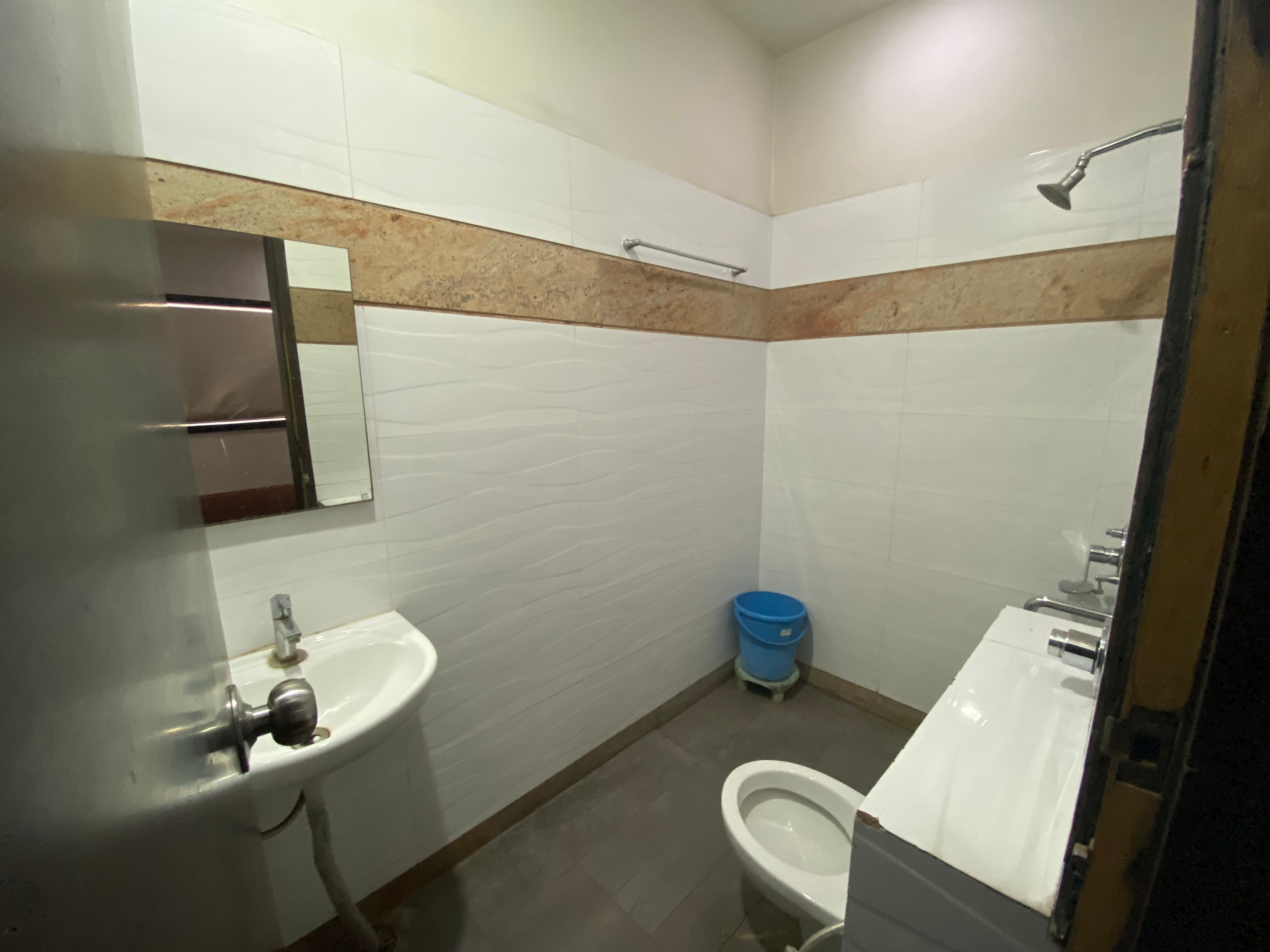 Hotel Gold - Tap to explore photos