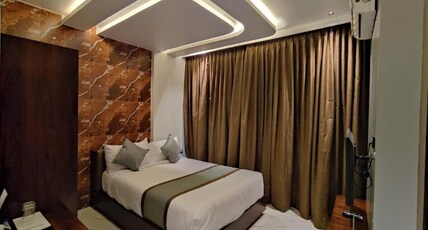 SILVER CLOUD Room Type - Superior Room with Balcony
