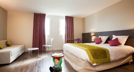 ibis Styles Compiegne Room Type - Standard family suite with 1 double bed and 1 sofa sleeping 2