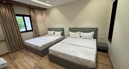 Hotel Ganga Palace Ujjain Room Type - Family AC Room 4 Bed