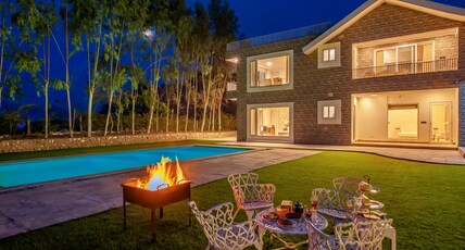 StayVista at Golden Lark W/outdoor Pool Room Type - StayVista at Golden Lark W/outdoor Pool
