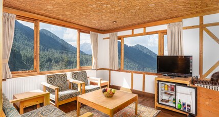 PAHALGAM HOTEL - RIVERSIDE LUXURY Room Type - Deluxe River View Suite Room with Bathtub
