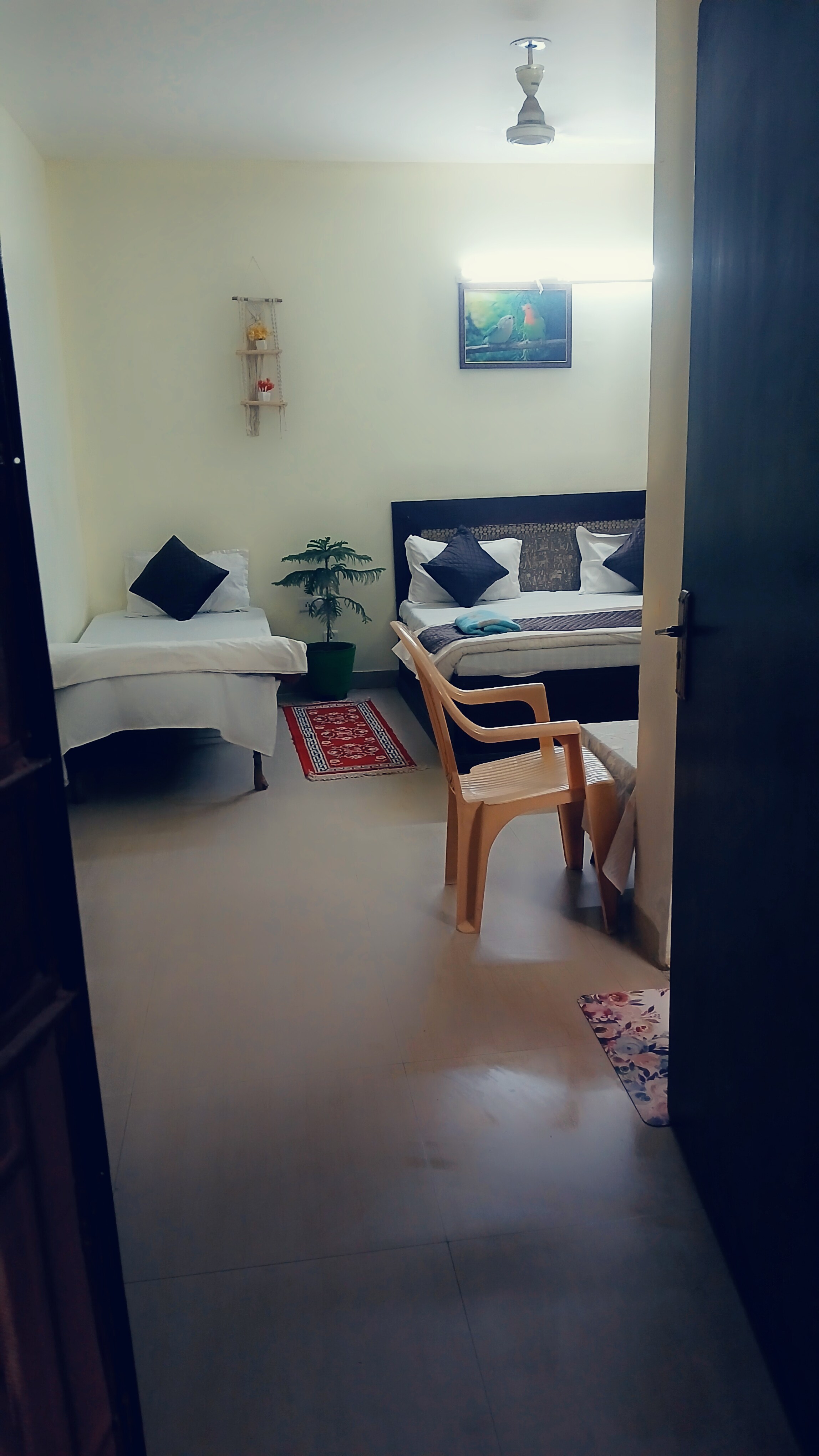 Kartik homestay with kitchen - Tap to explore photos
