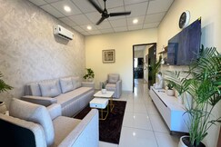 Address of Cozy 1BHK Nr Airport AC Kitchen Free parking