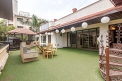 Spacious 5BHK Retreat Dadar Private Terrace & More