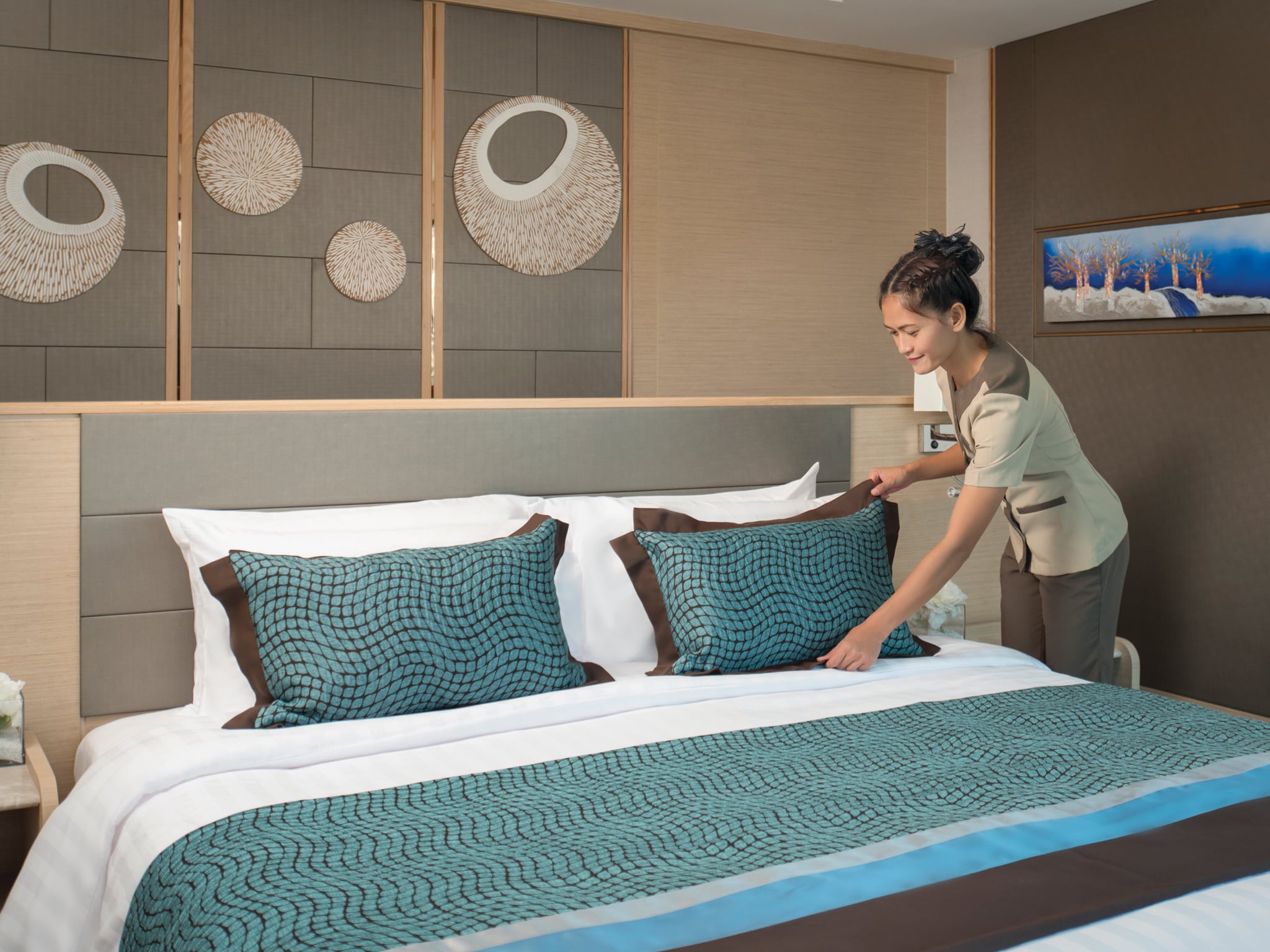 Solitaire Bangkok Sukhumvit 11 by Kingston Hotels - Tap to explore photos