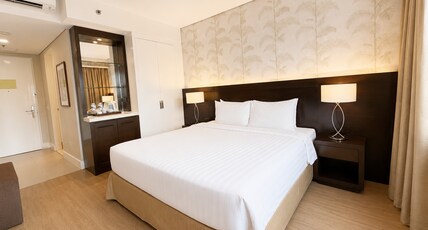 Harolds Hotel Cebu Room Type - Superior King
