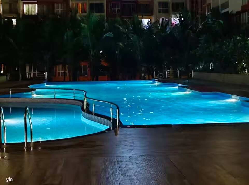 2BHK Pool view | 5mins from Airport |Zennova Stays - Tap to explore photos